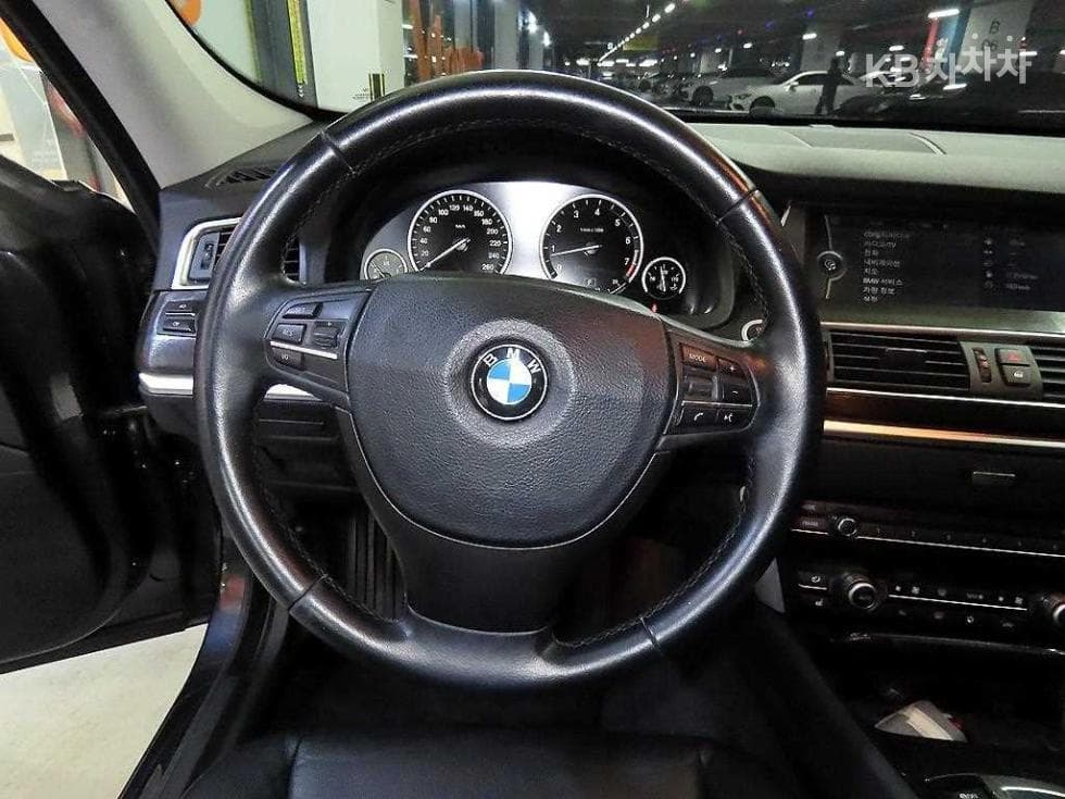 BMW Gran Turismo5 Series GT xDrive F07 - 8