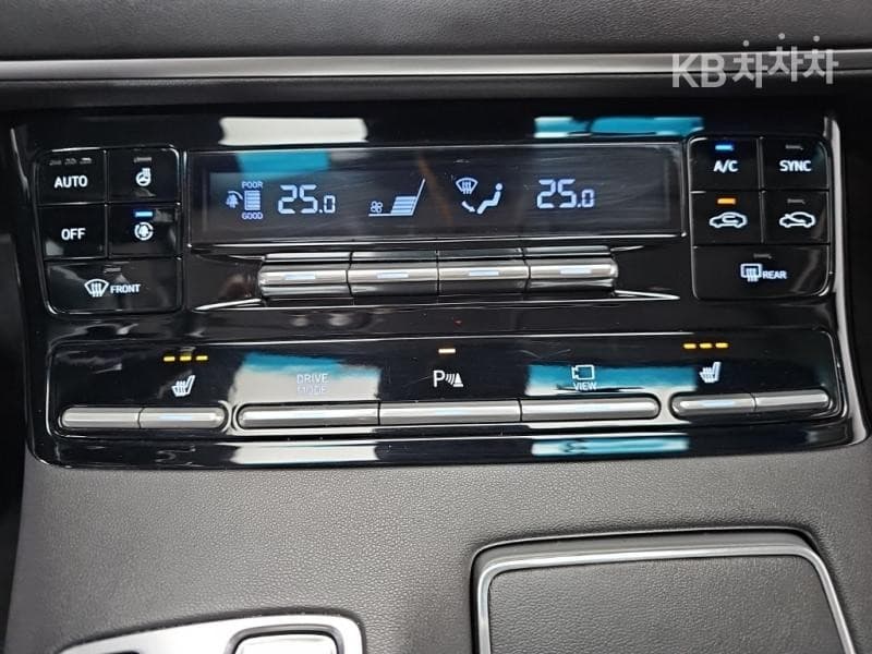 Hyundai The New (facelift) Grandeur (Azera)2.5 Premium - 11