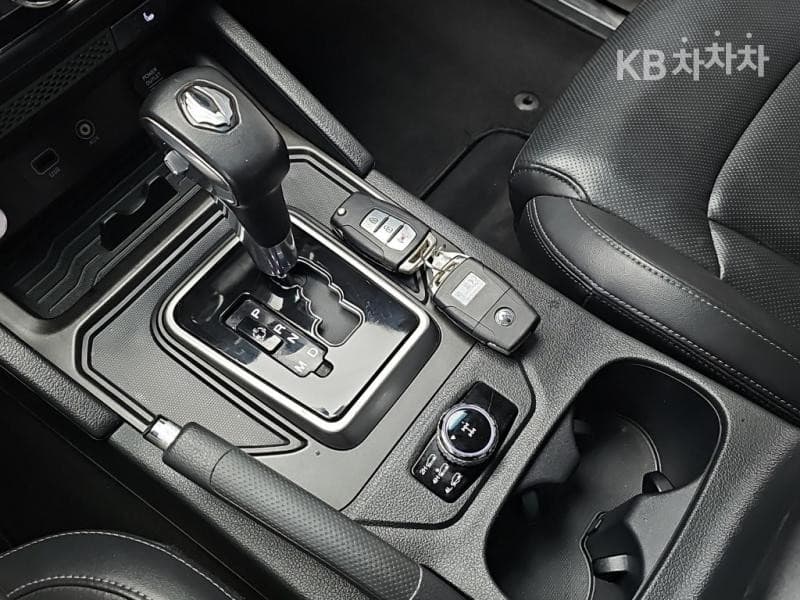 KG Mobility Rexton 스포츠2.2 4WD Prestige - 14