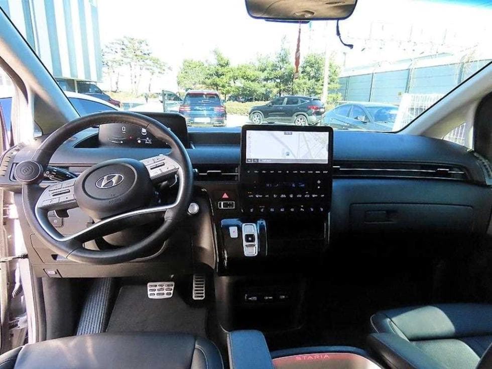 Hyundai Staria Lounge2.2 Lounge 9 AWD Prestige - 8