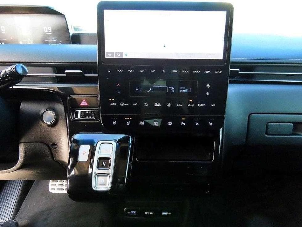 Hyundai Staria Lounge2.2 Lounge 9 AWD Prestige - 13