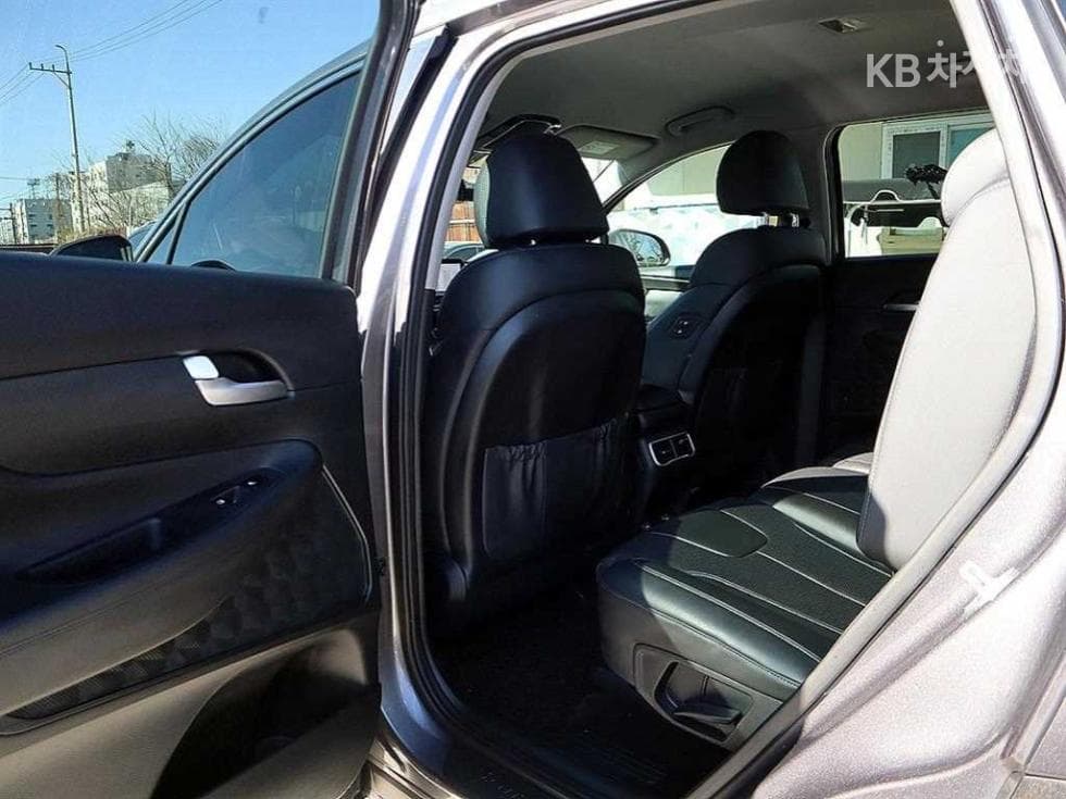Hyundai The New (facelift) Santa Fe TMDiesel 2.2 2WD Premium 초이스 - 6
