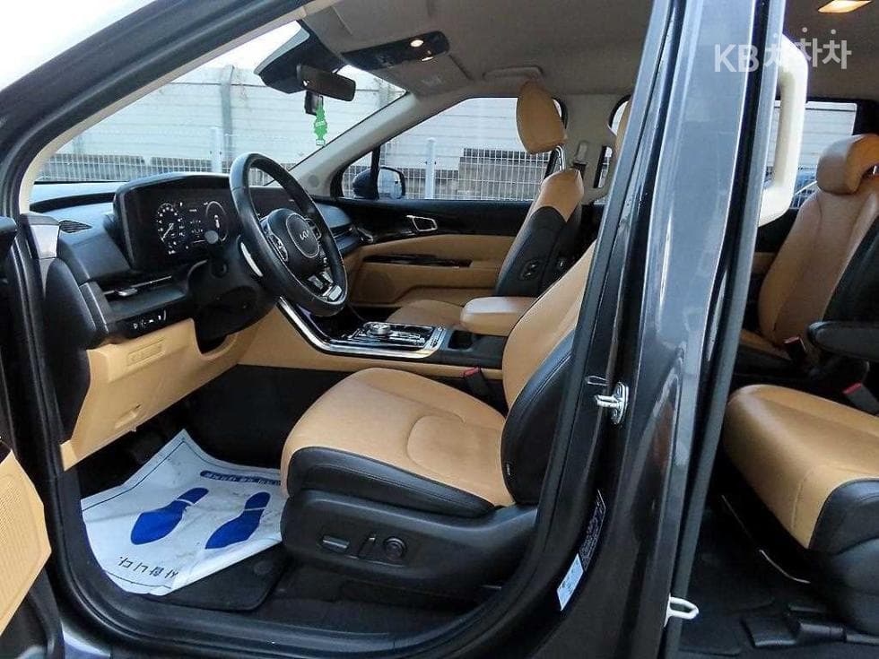 Kia Carnival 4th generationD2.2 9-seater Noblesse - 5