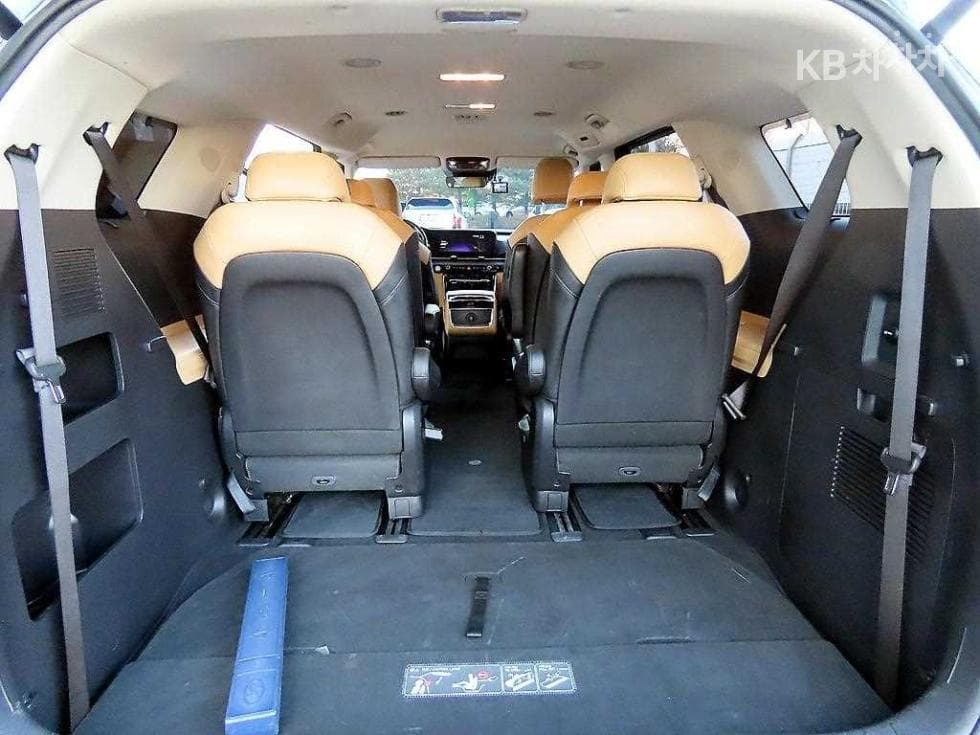 Kia Carnival 4th generationD2.2 9-seater Noblesse - 16