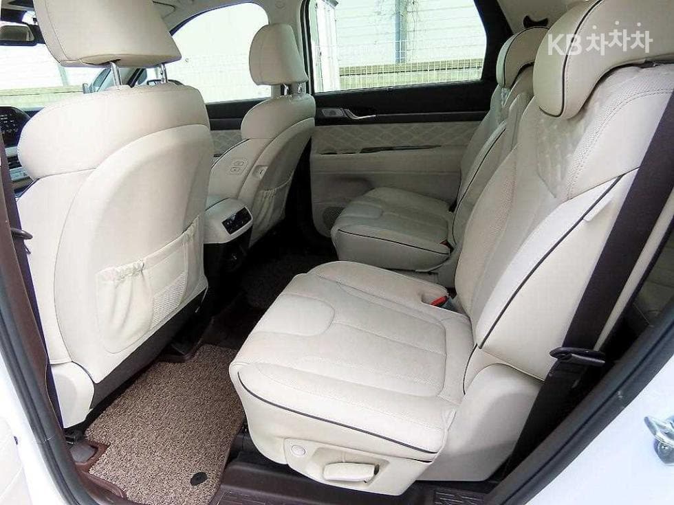 Hyundai Palisade2.2 Diesel 7-seater (Limousine) Calligraphy - 6