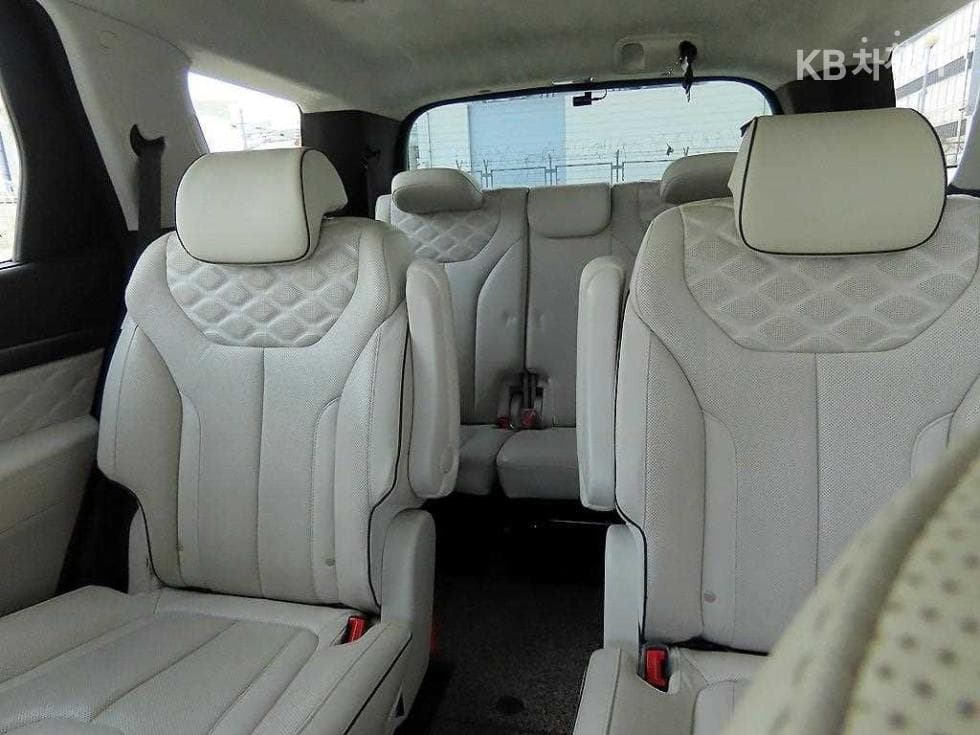 Hyundai Palisade2.2 Diesel 7-seater (Limousine) Calligraphy - 7