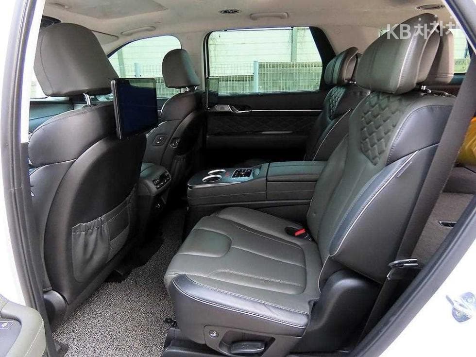 Hyundai Palisade2.2 Diesel 7-seater (Limousine) VIP - 6