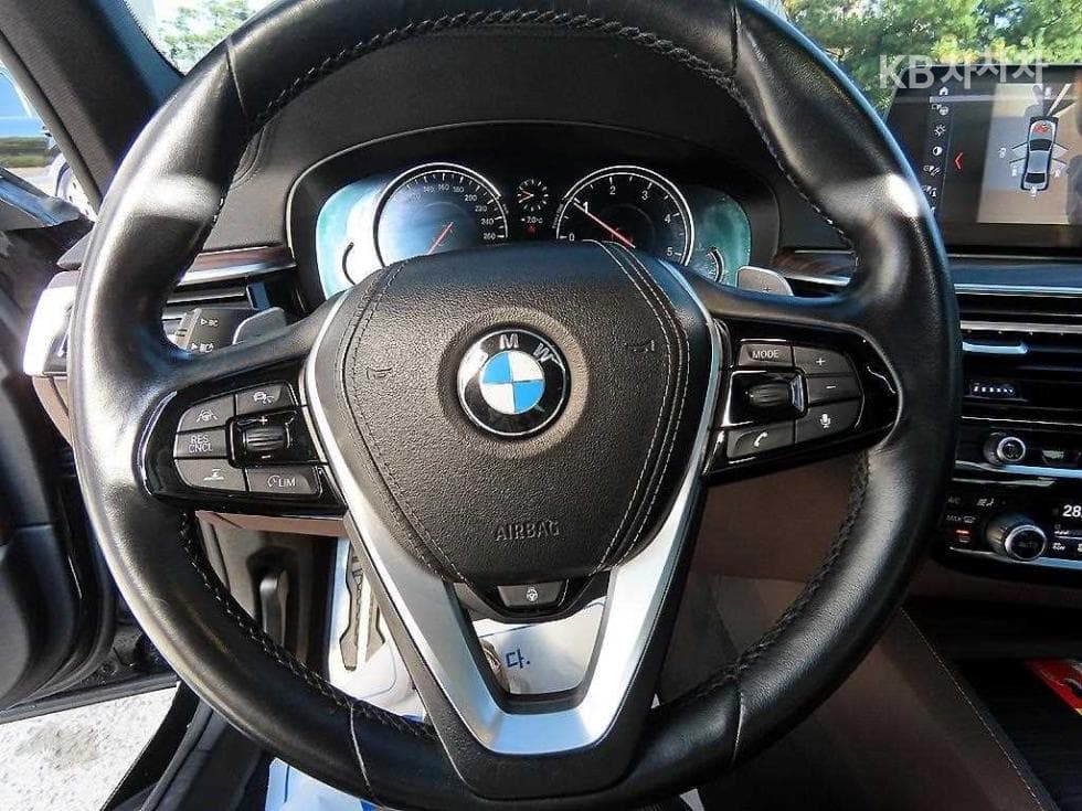 BMW 올New5 Series (G30)520d M Sport Plus - 8