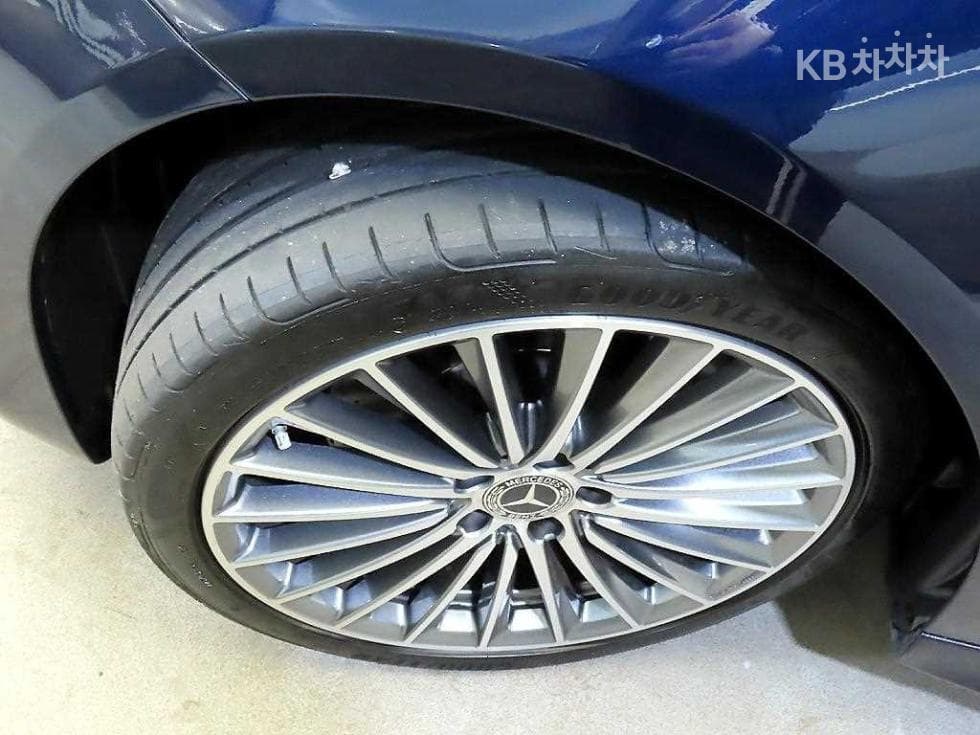 Mercedes-Benz C-Class 6세대(W206)C300 AMG Line - 20
