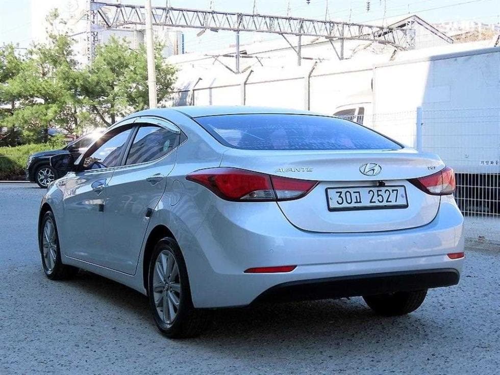 Hyundai The New (facelift) Avante (Elantra)1.6 VGT Modern Standard - 3