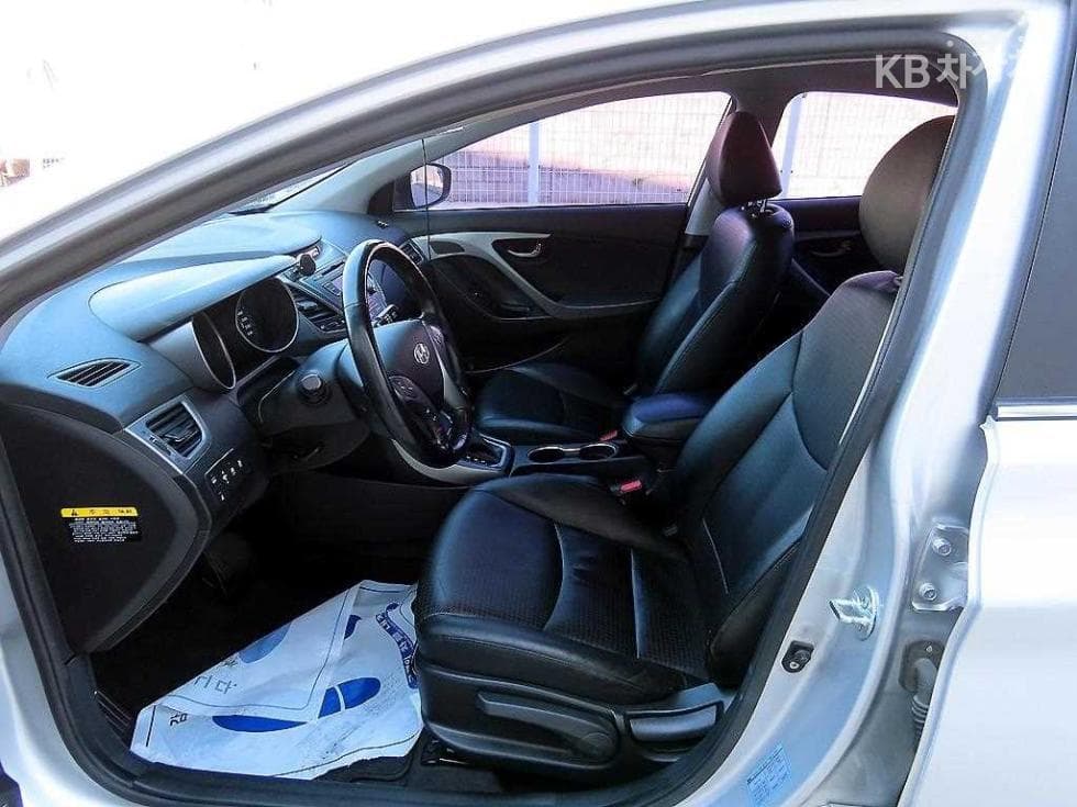 Hyundai The New (facelift) Avante (Elantra)1.6 VGT Modern Standard - 5