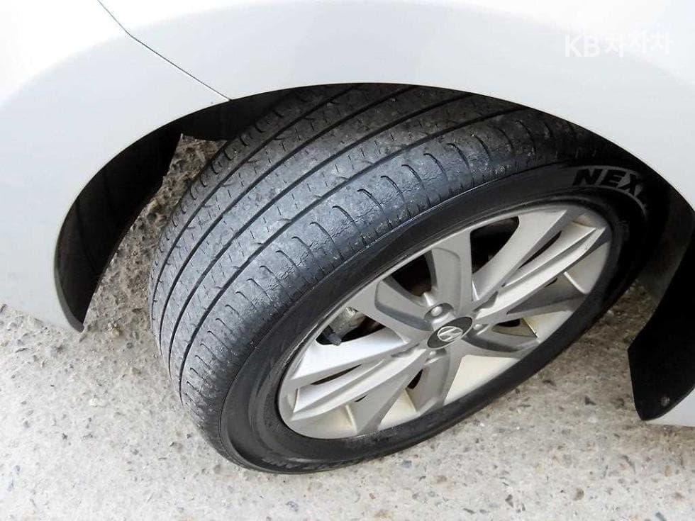 Hyundai The New (facelift) Avante (Elantra)1.6 VGT Modern Standard - 18