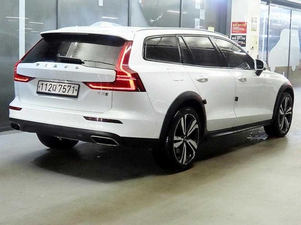 Volvo V60 CC(Second generation)T5 AWD Pro - 4