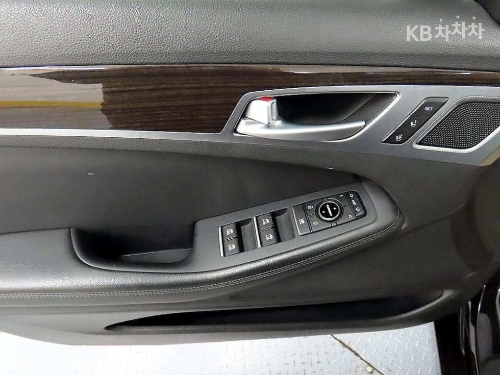 Genesis G803.3 GDI AWD Luxury - 11
