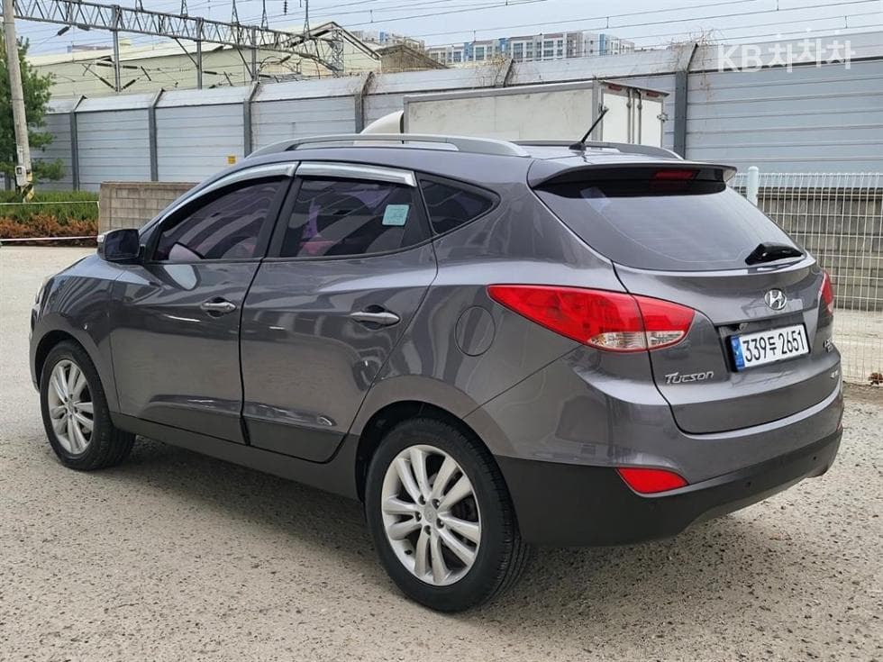 Hyundai TucsonixDiesel 4WD LX20 Premiere - 3