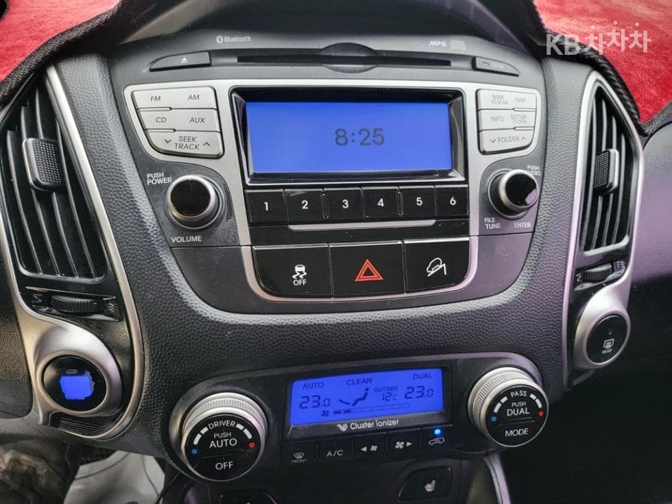Hyundai TucsonixDiesel 4WD LX20 Premiere - 13