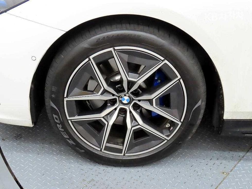 BMW New5 Series(G60)520i Standard - 20