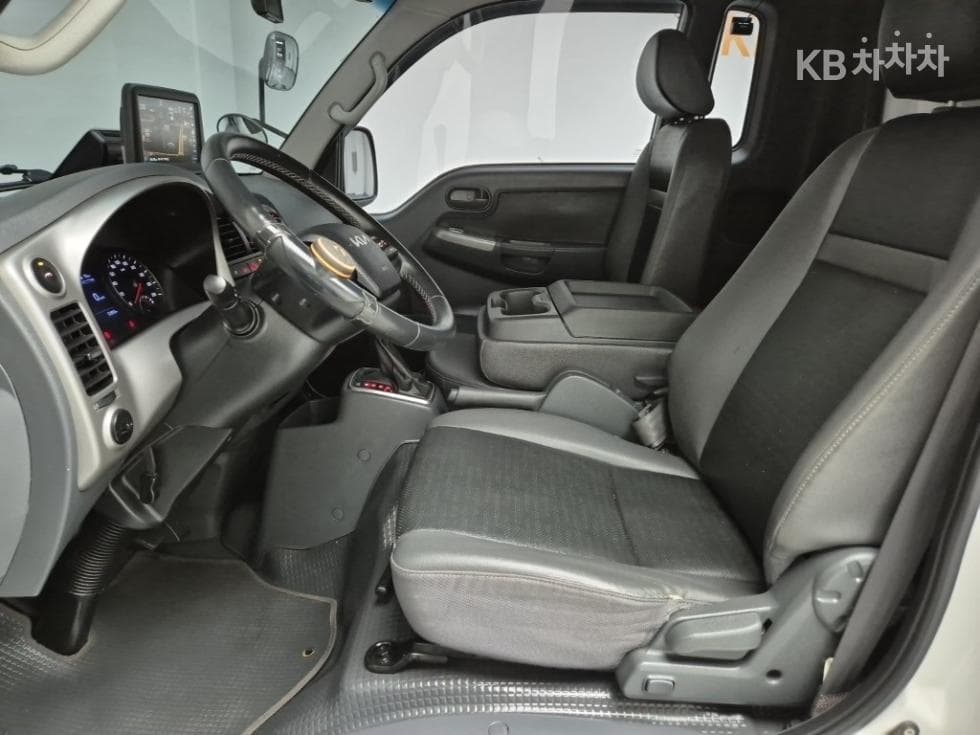 Киа The New (фейслифт) Бонго 3 (лек)Wing Body 1 тон 전동모터식 Королевска кабина Удължено междуосие GL - 11
