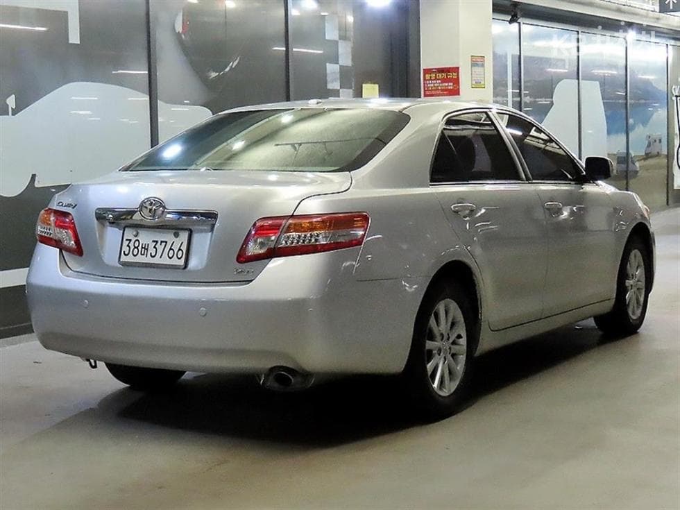 Toyota CamryXLE - 4
