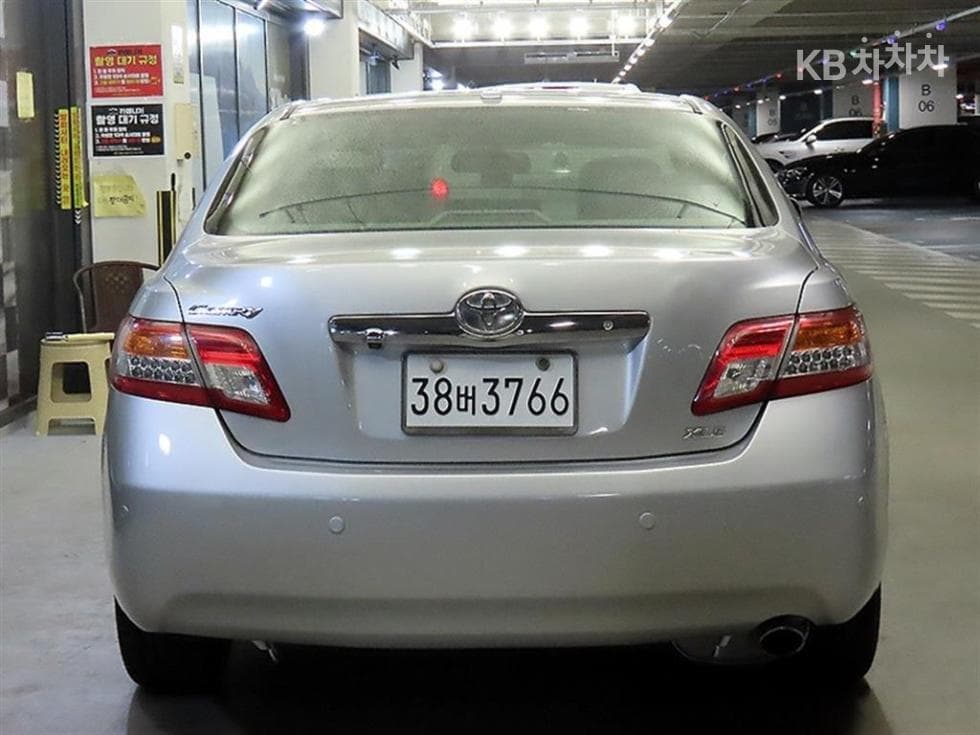 Toyota CamryXLE - 5