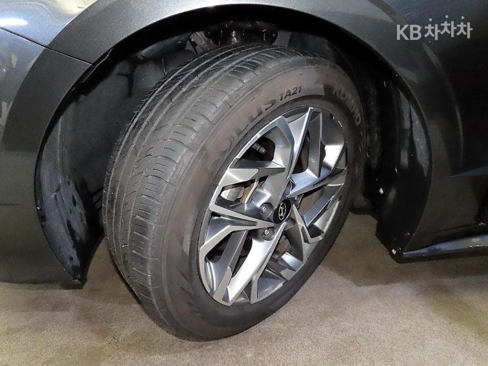 Hyundai Sonata (DN8)2.0 Premium - 19