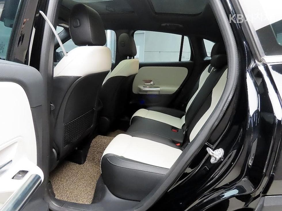Mercedes-Benz GLA H247250 4Matic Стандартен - 6