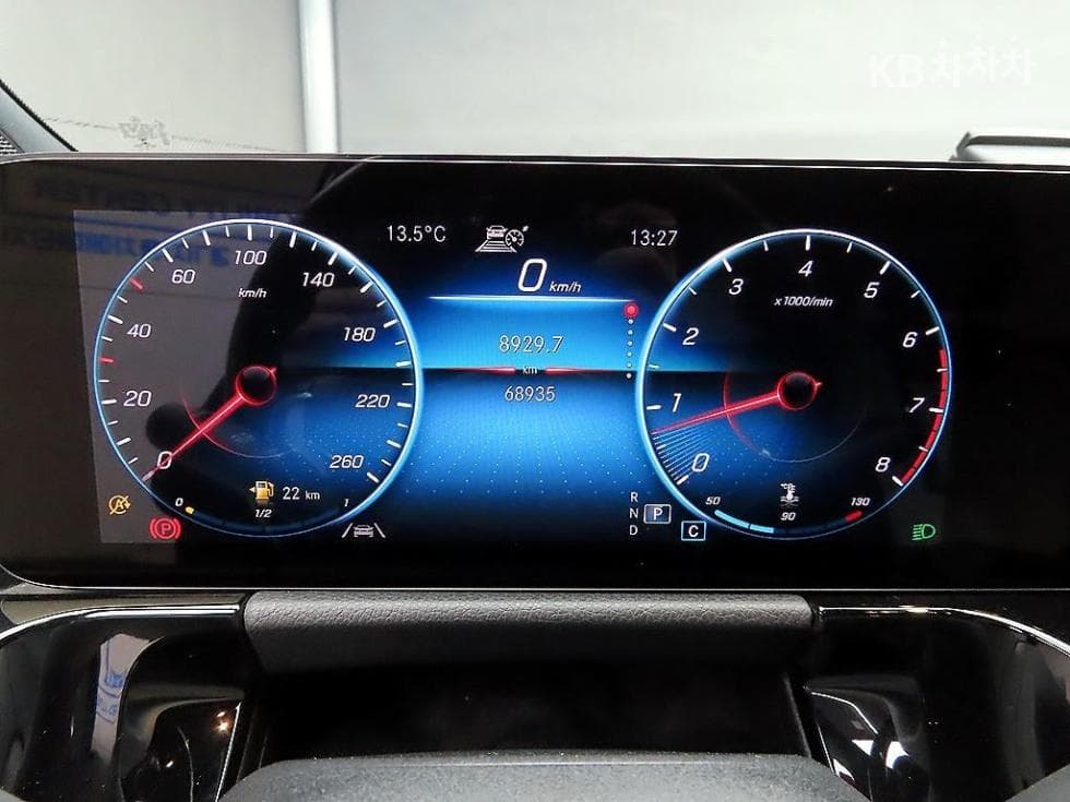 Mercedes-Benz GLA H247250 4Matic Стандартен - 8