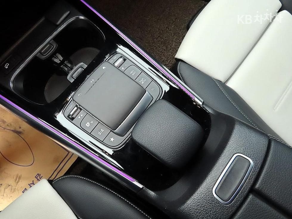 Mercedes-Benz GLA H247250 4Matic Стандартен - 12