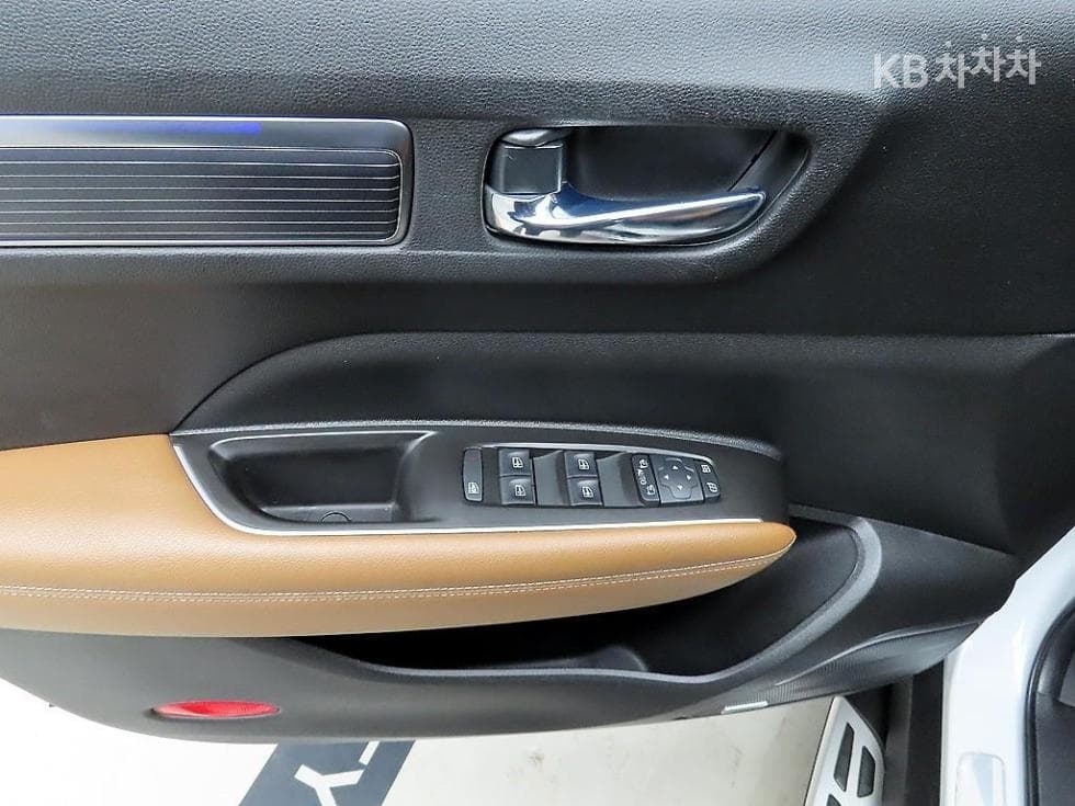 Renault Korea The New (facelift) QM62.0 GDe 2WD RE Signature - 11