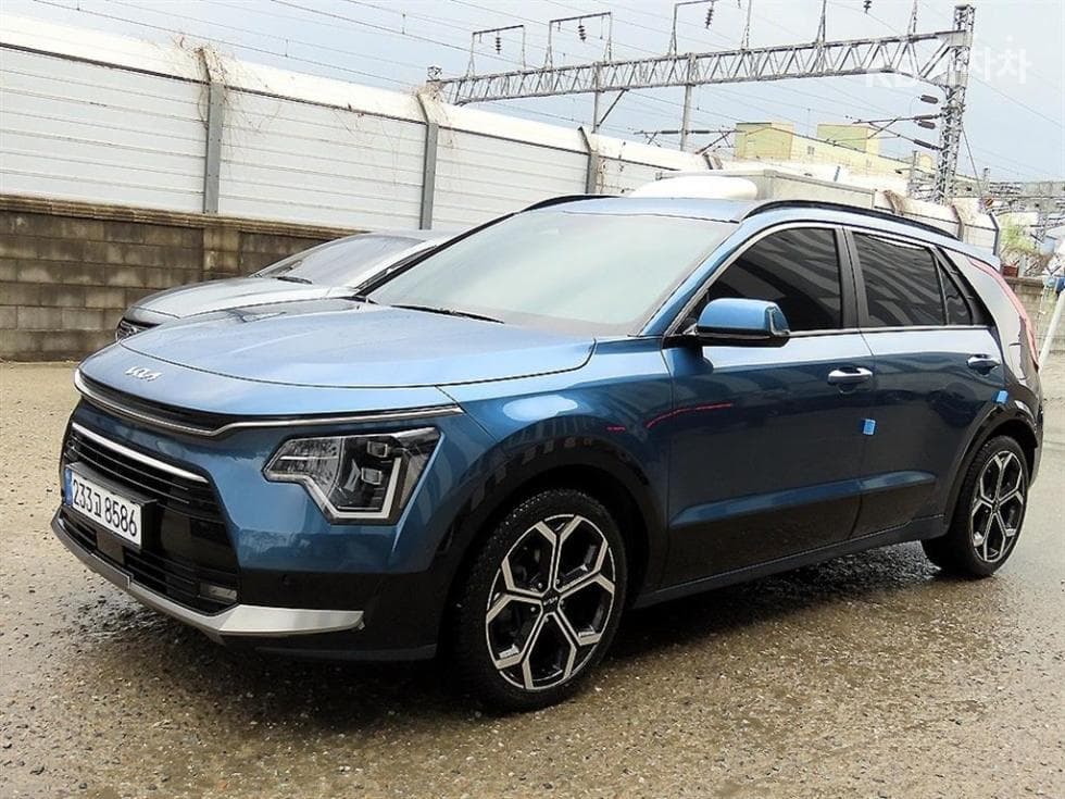 Kia The All New Niro 1.6 HEV Signature - Image 1