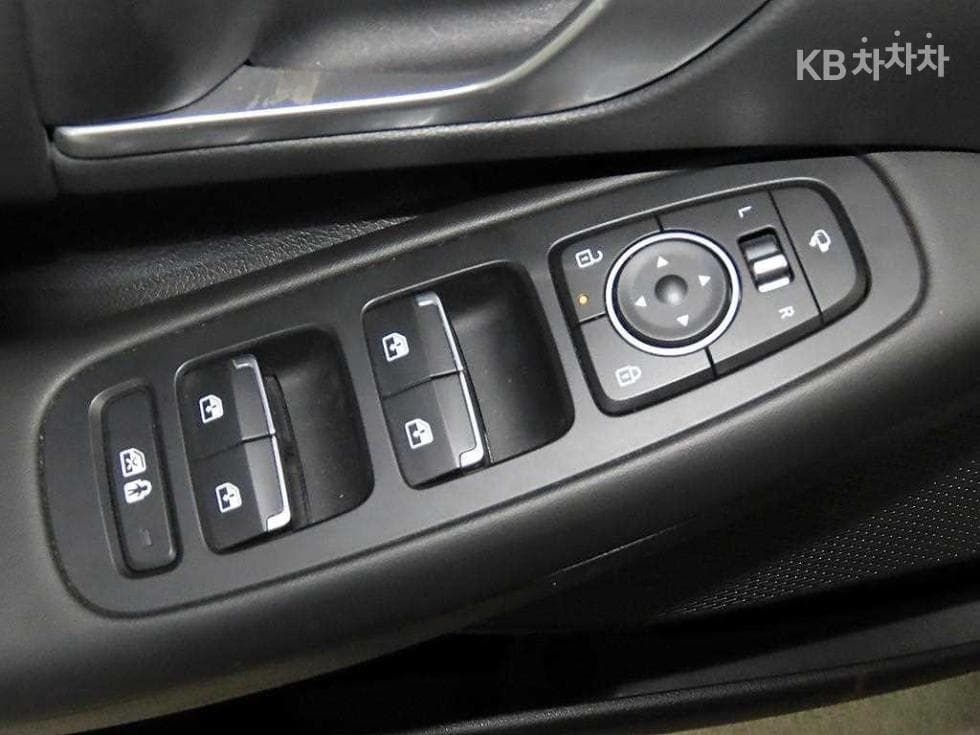 Hyundai Sonata The Edge (Sonata facelift)(DN8)2.0 LPG 사업자용 Business 1 - 14