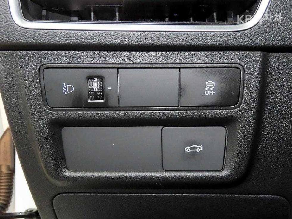 Hyundai Sonata The Edge (Sonata facelift)(DN8)2.0 LPG 사업자용 Business 1 - 15