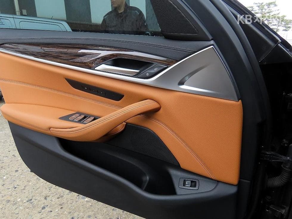 BMW 올New5 Series (G30)520i Luxury - 12