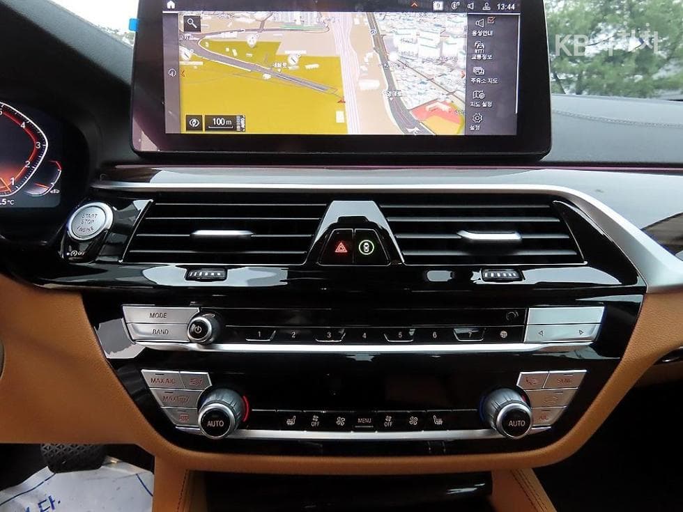 BMW 올New5 Series (G30)520i Luxury - 13