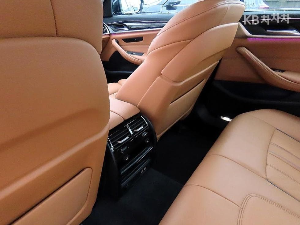 BMW 올New5 Series (G30)520i Luxury - 16