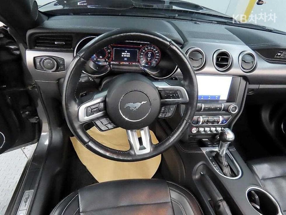 Ford 머스탱컨버티블 - 9