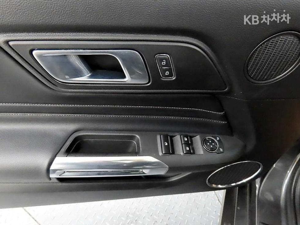 Ford 머스탱컨버티블 - 11