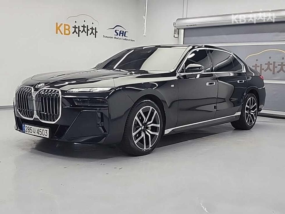 BMW 7시리즈(G70) 740d xDrive M Sport - Image 1