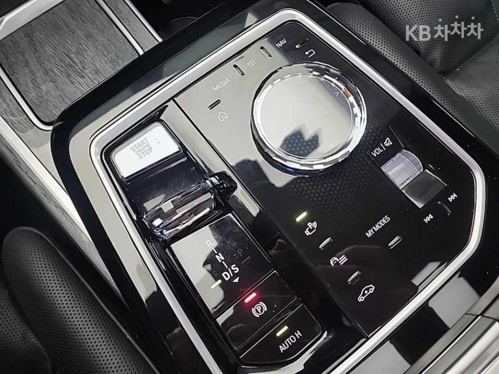 BMW 7시리즈(G70)740d xDrive M Sport - 8