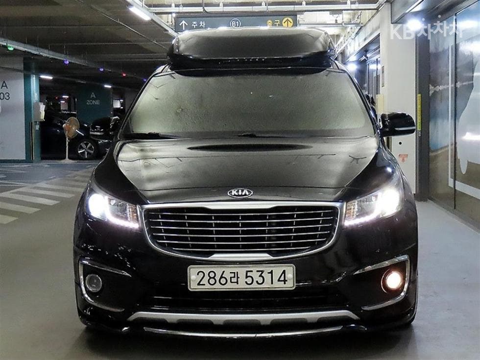 Kia All New Carnival9-seater 2.2 Diesel High Limousine (Carnival) Prestige - 2