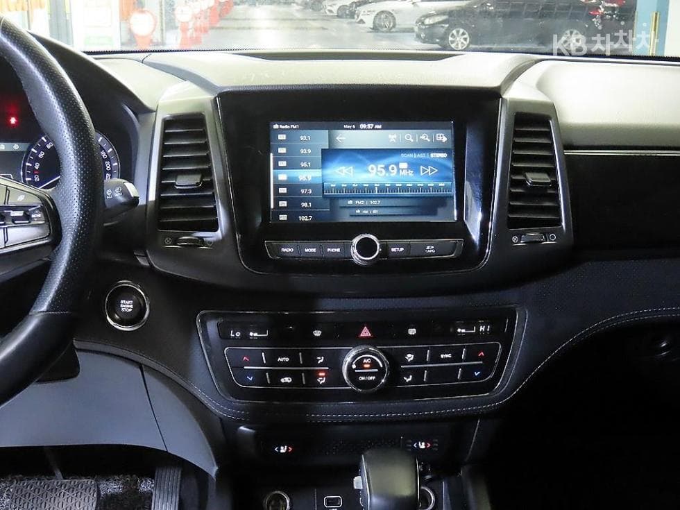 KG Mobility The New (facelift) Rexton Sports Khan2.2 2WD Prestige - 11