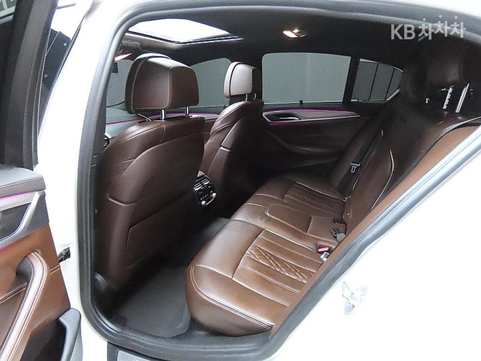 BMW 올New5 Series (G30)520d M Sport Plus - 11