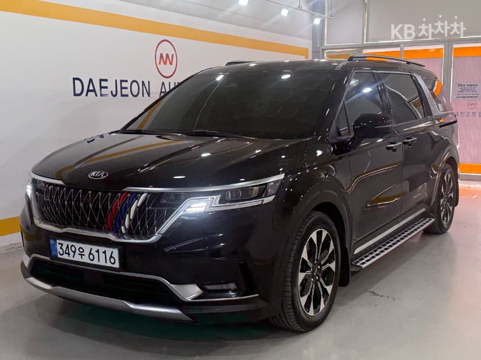 Kia Carnival 4th generation D2.2 9-seater Signature - Image 1