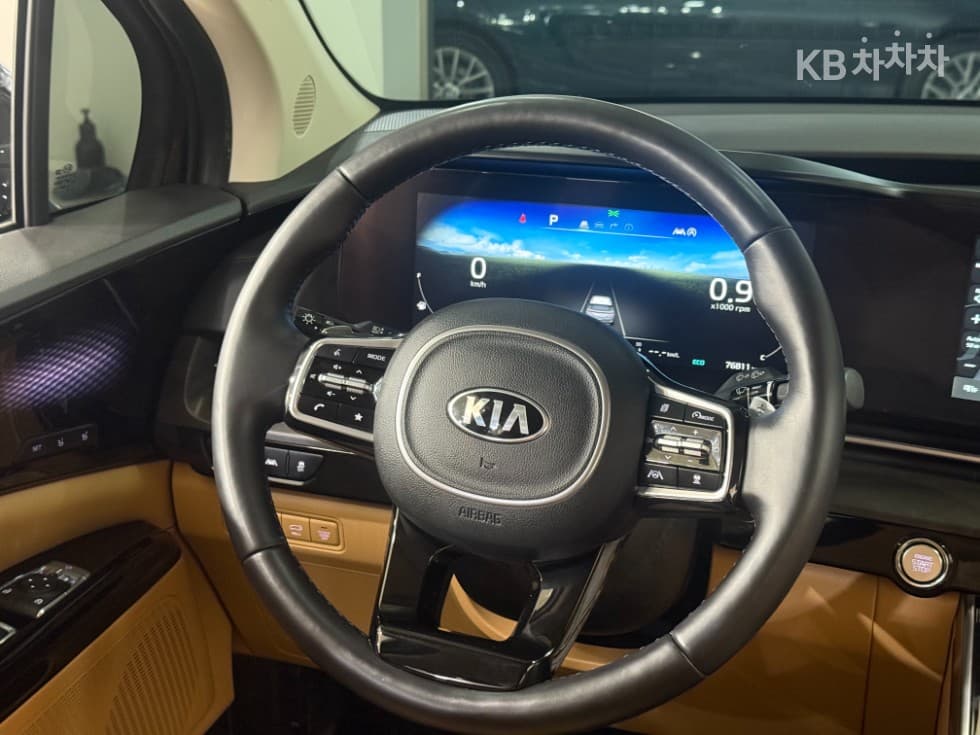 Kia Carnival 4th generationD2.2 9-seater Signature - 6