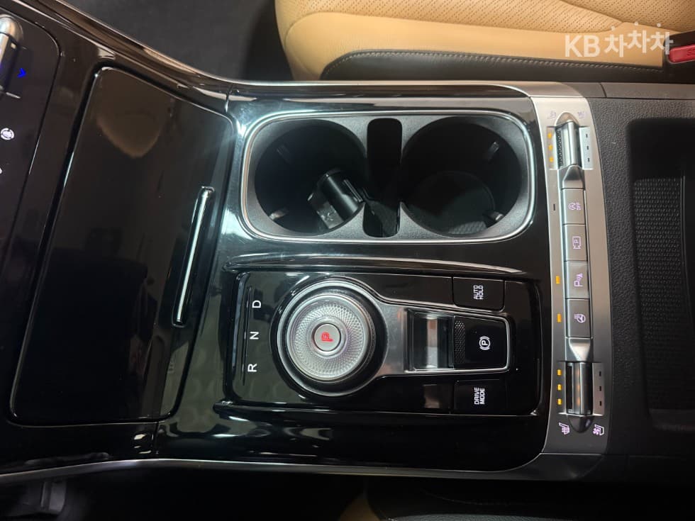 Kia Carnival 4th generationD2.2 9-seater Signature - 11