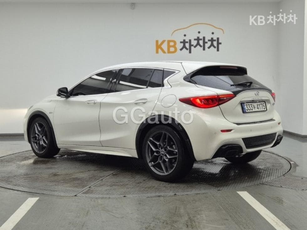 Seater피니티 Q302.0t Premium 시티 블랙 - 3