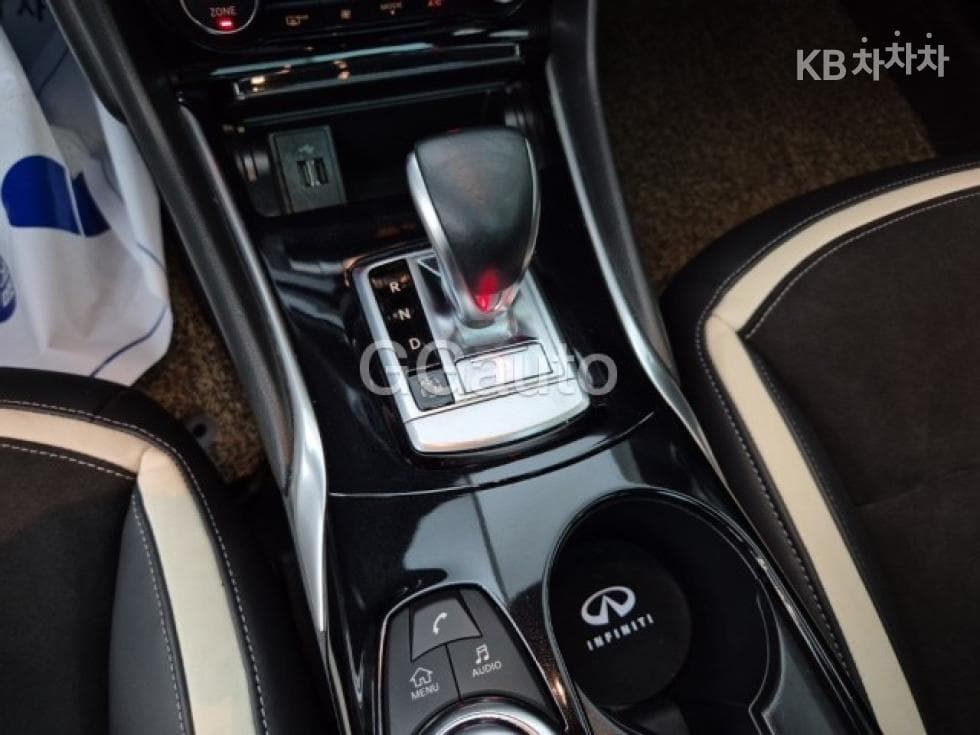 Seater피니티 Q302.0t Premium 시티 블랙 - 8