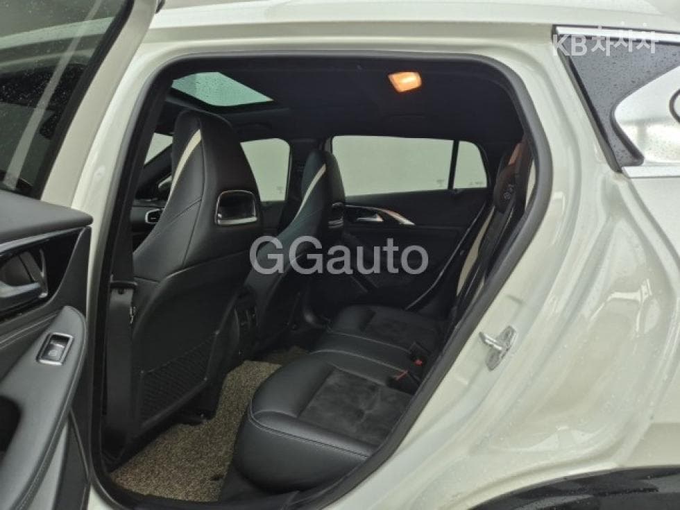 Seater피니티 Q302.0t Premium 시티 블랙 - 12