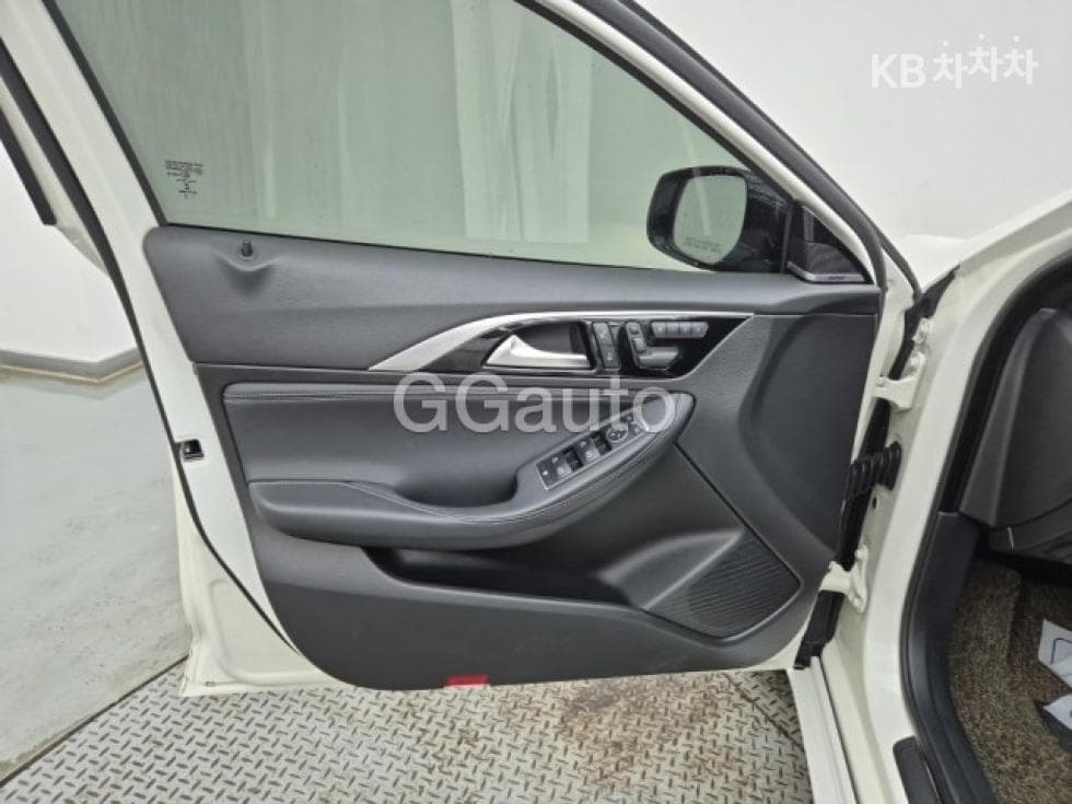 Seater피니티 Q302.0t Premium 시티 블랙 - 18