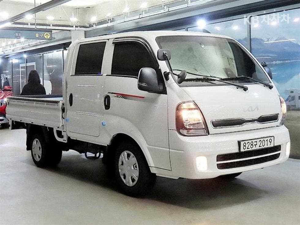 Kia The New (facelift) Bongo 3 (light truck) LPG 1 Ton Double Cab Extra Long 2WD GL - Image 1